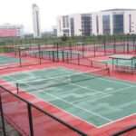 U-shaped card connection method for tennis court fencing