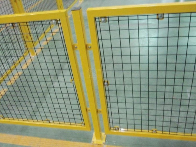 How to Choose the Right Perimeter Barrier for Your Photovoltaic Power Plant