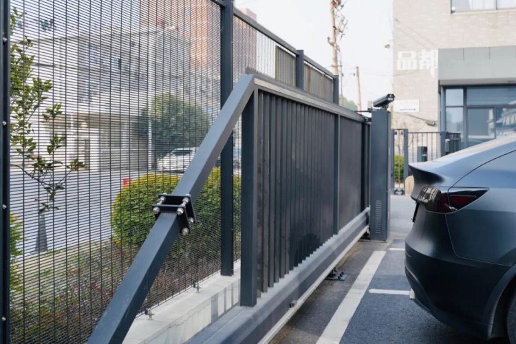 Welded Wire Mesh Fencing