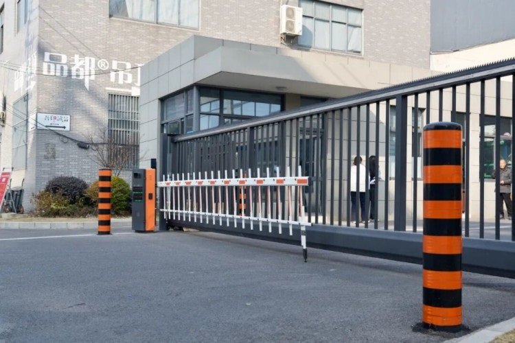 Intelligent Boom Barrier