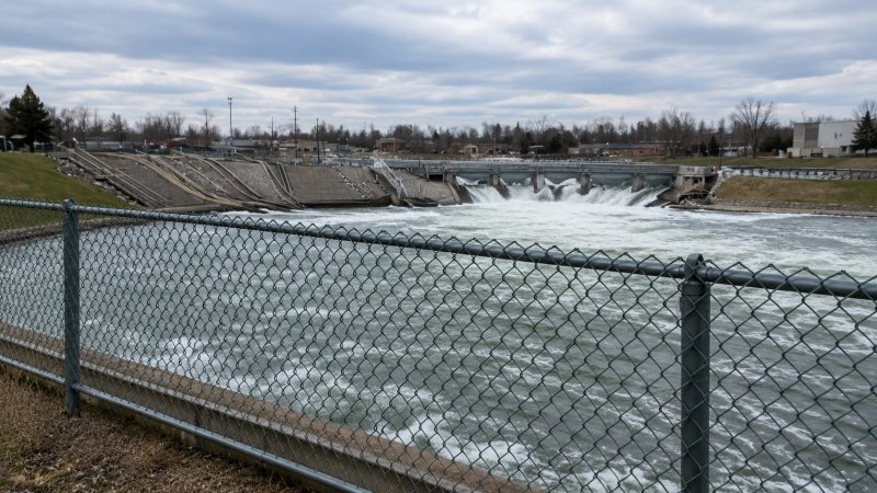 Hydropower station fence