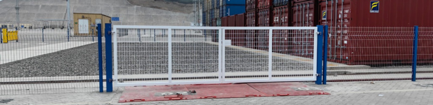 DSG double-leaf swing gate for industrial vehicle access