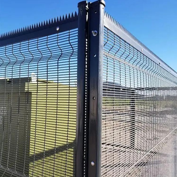 High-security welded mesh panel and post