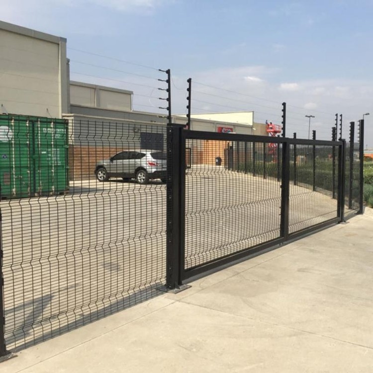 High-security vehicle gate for an industrial project