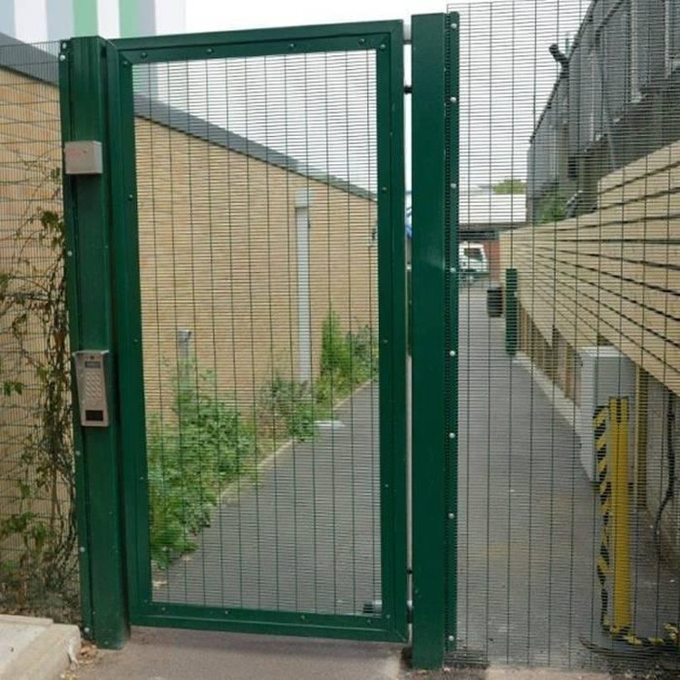 Single pedestrian gate integrated with a security fence