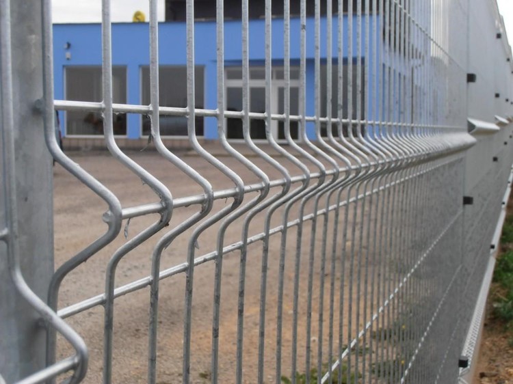 Welded mesh panel and coated surface detail