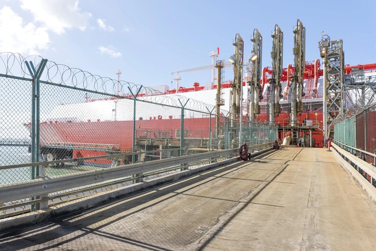 Protección del perímetro industrial en una instalación de proceso importante.