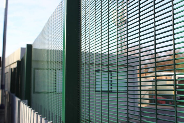 Hope View School | 358 anti-climb fence for a restricted area