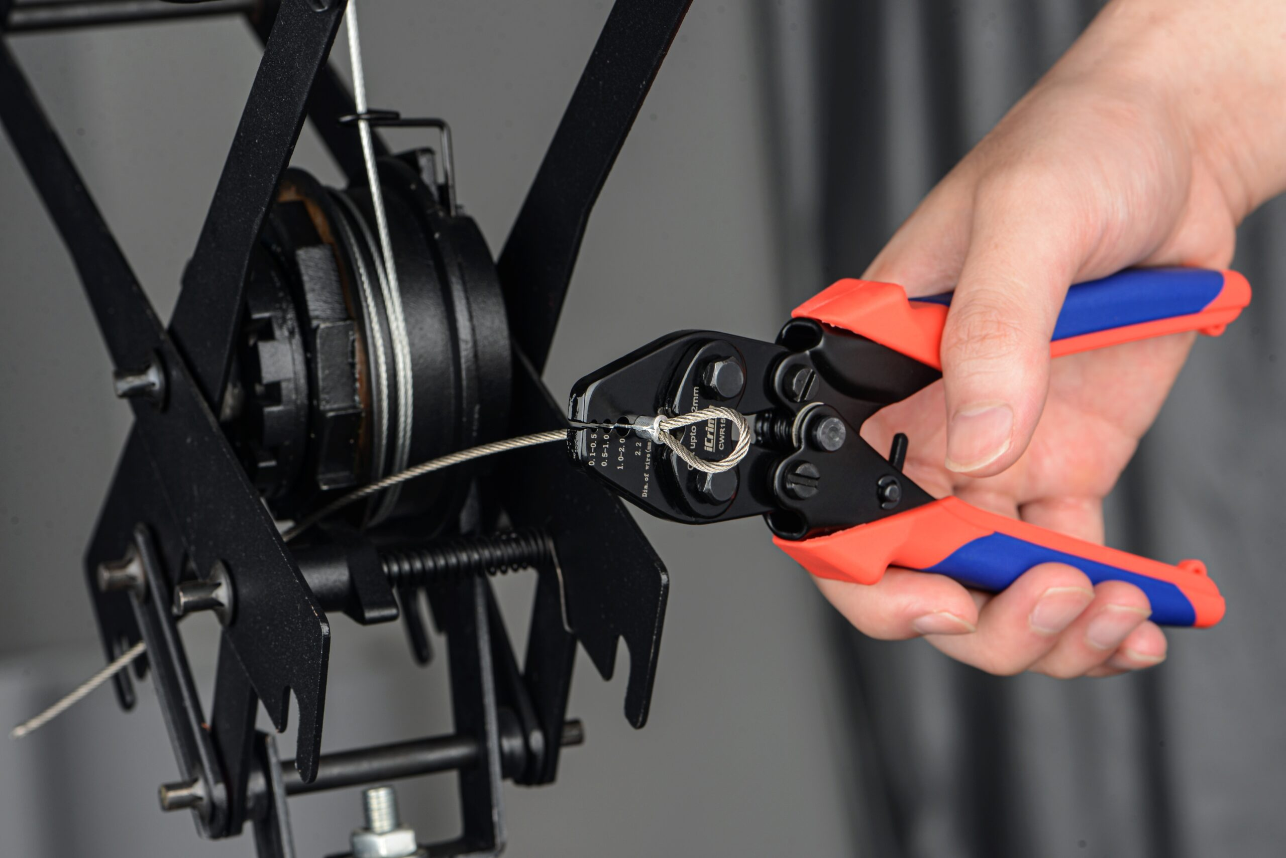 On-site wire rope and connector maintenance tools