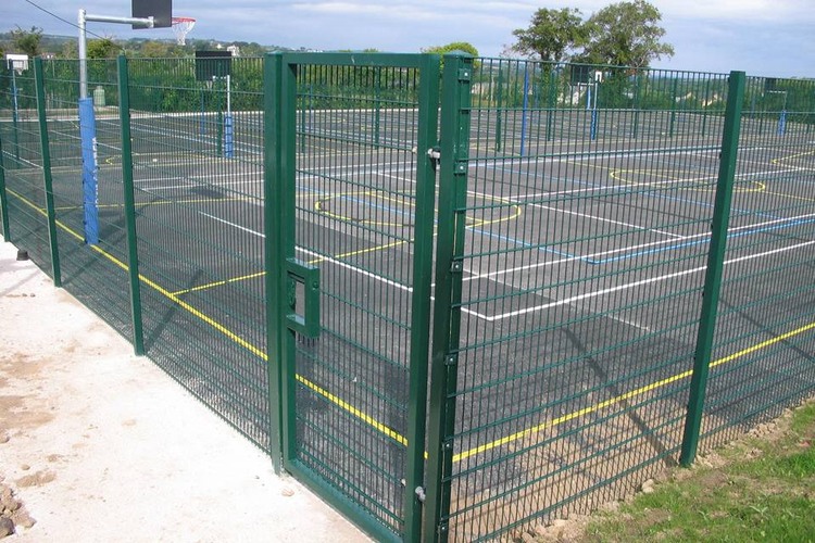 School basketball court | 2D double-wire mesh fence