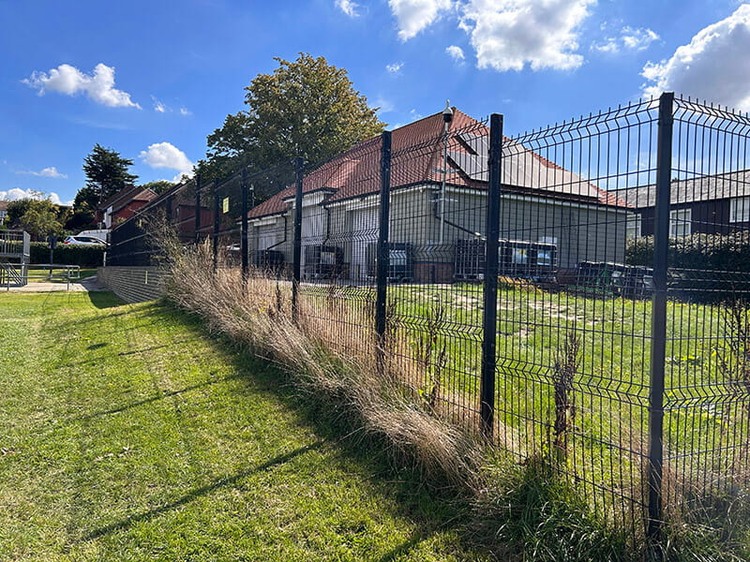 St Michaels Recreation Ground | V-mesh fence around a park equipment area