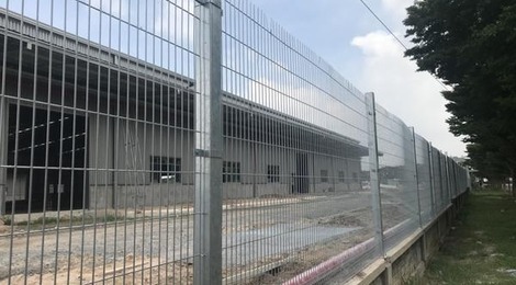 40μm vs 75μm Galvanized Fencing: Cost, Corrosion Protection & Procurement